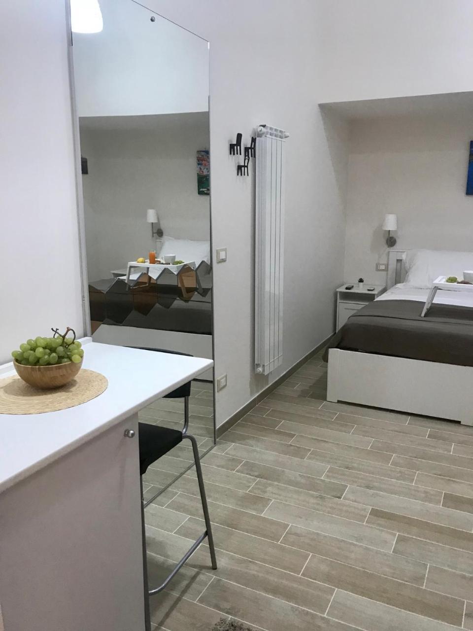 Virgilio'S Garden Bed & Breakfast กาสเตลลัมมาเร ดิ สตาเบีย ภายนอก รูปภาพ