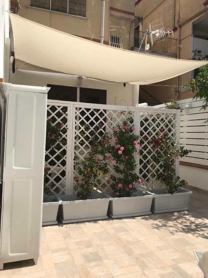 Virgilio'S Garden Bed & Breakfast กาสเตลลัมมาเร ดิ สตาเบีย ภายนอก รูปภาพ
